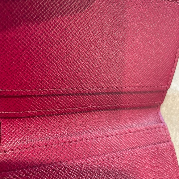 Louis Vuitton Zoe Wallet. - Picture 6 of 8